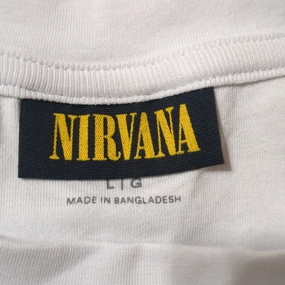 NIRVANA SMILE Cropped Tee womens size Large - Picture 4 of 7